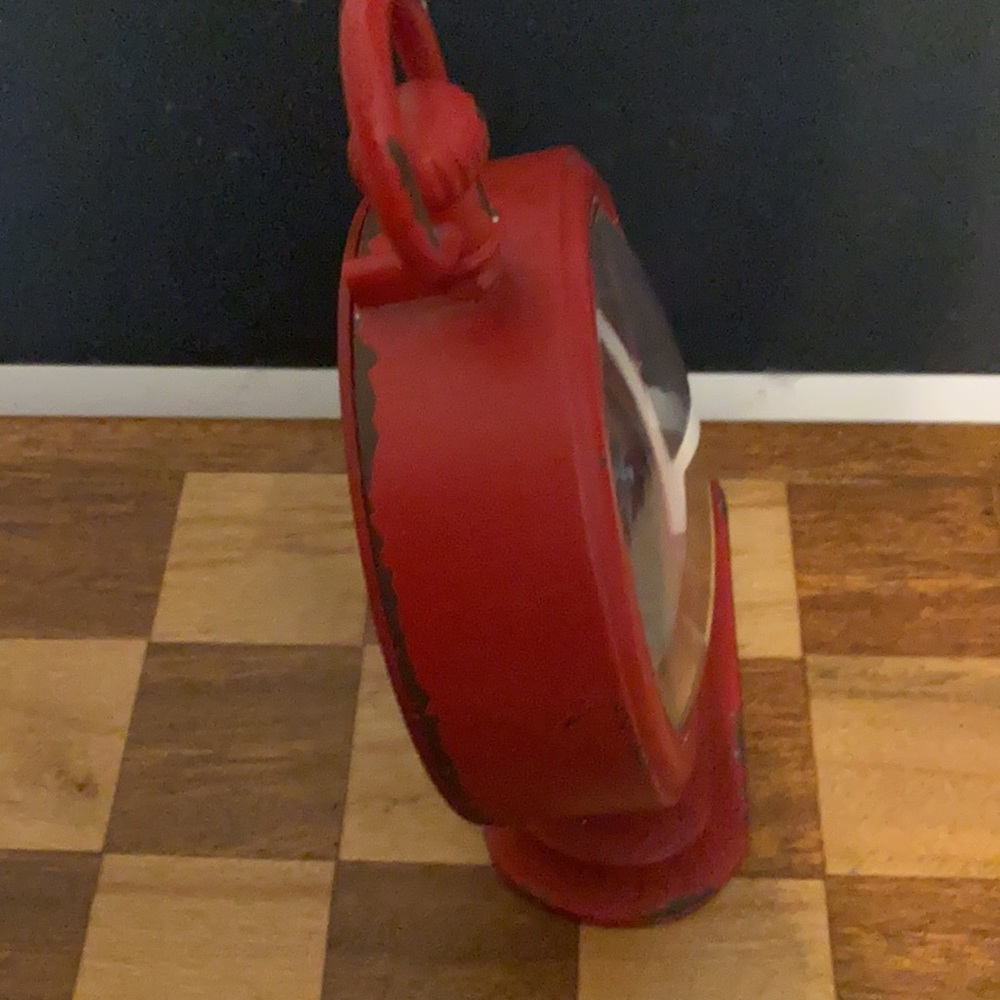 Red Vintage Clock - Picture 2 of 3